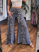 Load image into Gallery viewer, Floral boho pant
