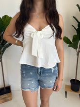 Load image into Gallery viewer, Star denim shorts
