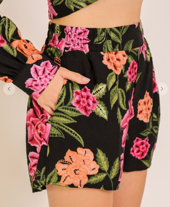 floral shorts with pockets